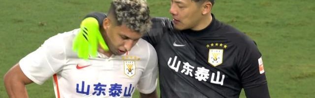 大小雷就是泰山队大小王 王大雷情绪化安抚成妙笔