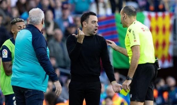 数据分析-梁宏业：巴萨没看世界杯吗？还踢着自以为是的足球